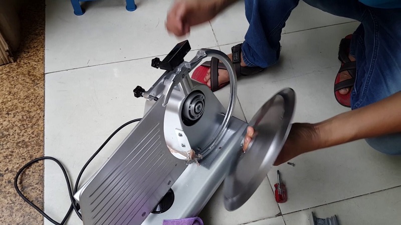 Với các lỗi lớn thì bạn cần tìm đến các đơn vị sửa chữa chuyên nghiệp