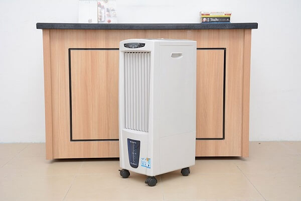 Nguồn điện trục trặc làm cho cánh đảo gió quạt hơi nước không quay