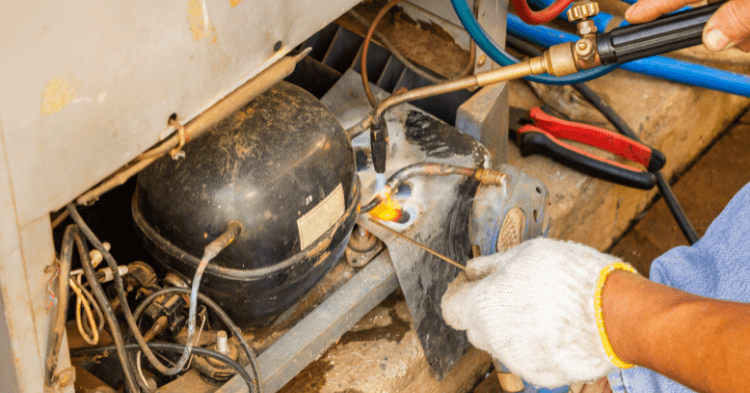 Tủ lạnh bị thiếu gas, hết gas hoặc rò rỉ gas